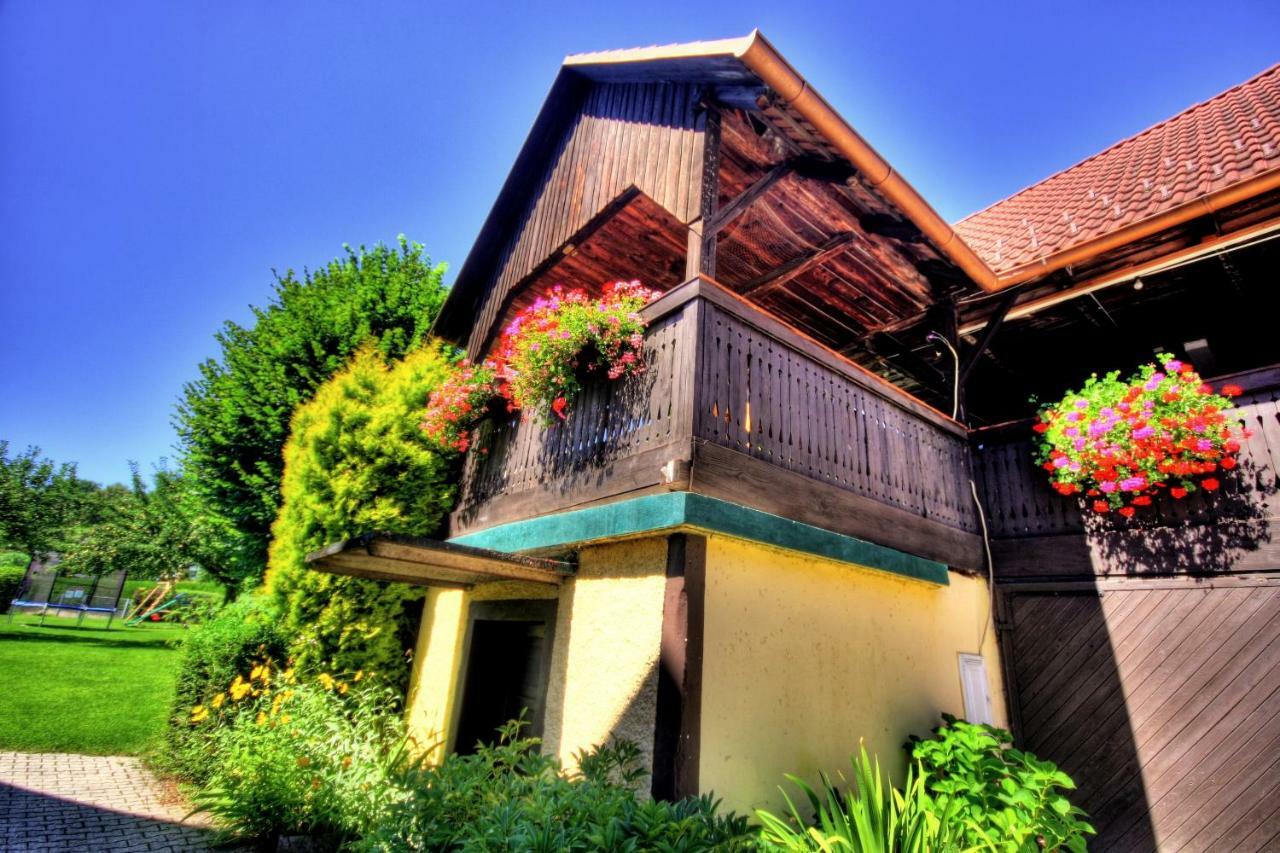 Pension Dobernig - Contactless Check In/Stay Klagenfurt am Woerthersee Exterior photo
