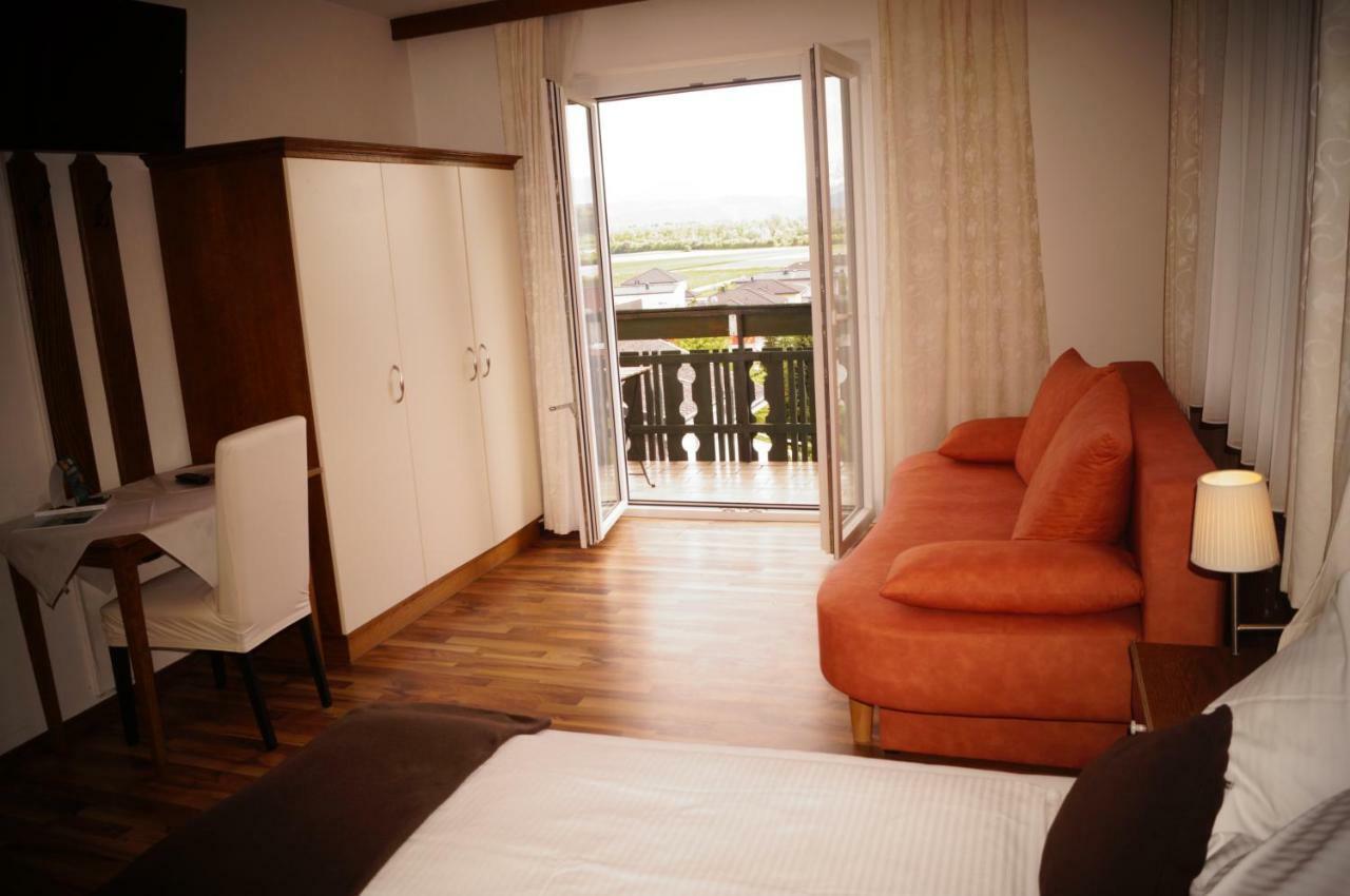 Pension Dobernig - Contactless Check In/Stay Klagenfurt am Woerthersee Exterior photo